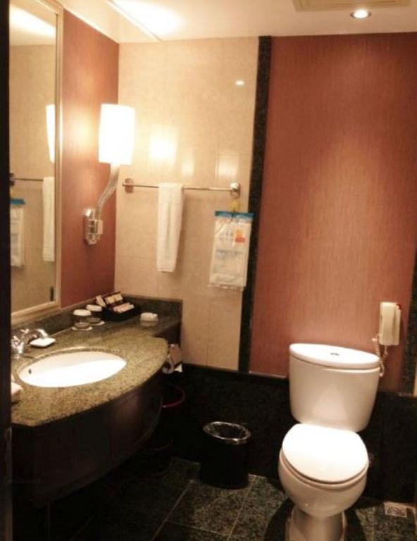 Yunheng Hotel Neijiang Bagian luar foto